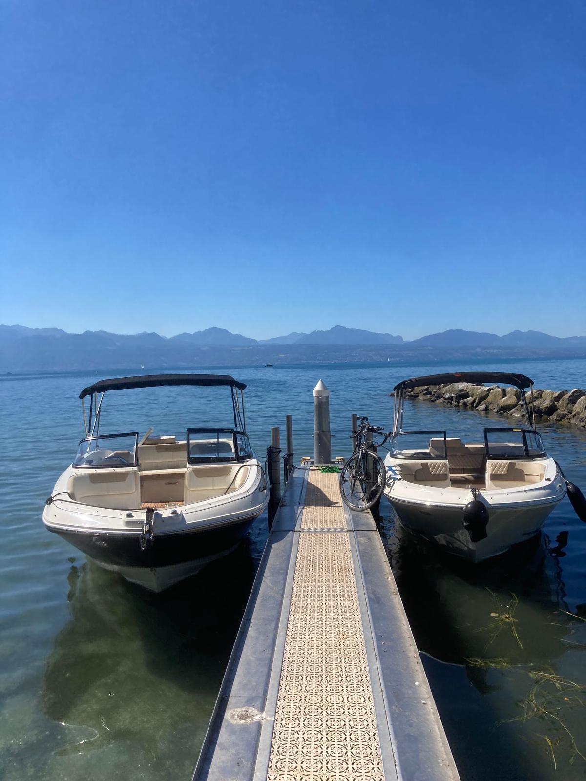 Flotte VR4 et VR6 au ponton, lac Léman, Alpes