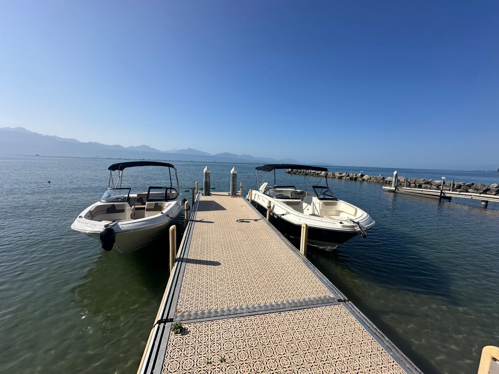 Deux bateaux Bayliner amarrés à Vidy, Lausanne